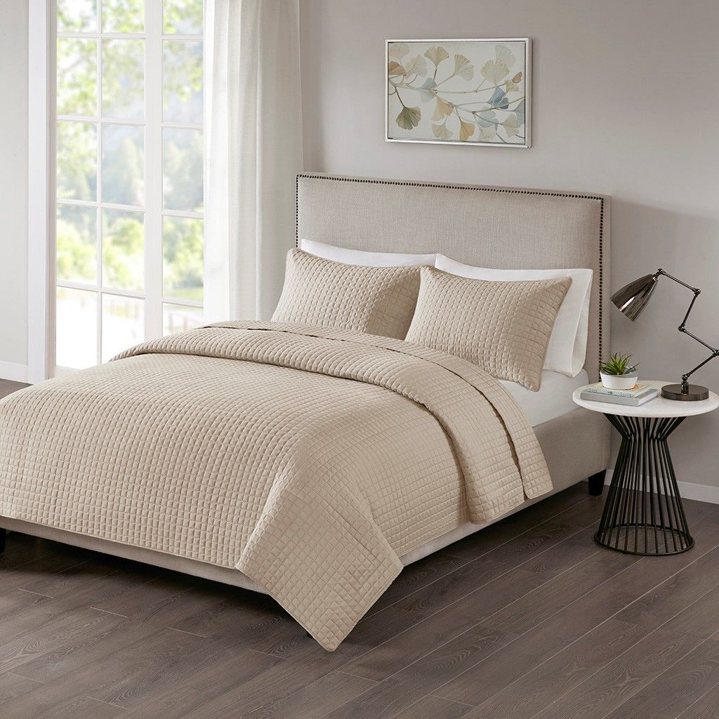 3 Piece Reversible Quilt Set