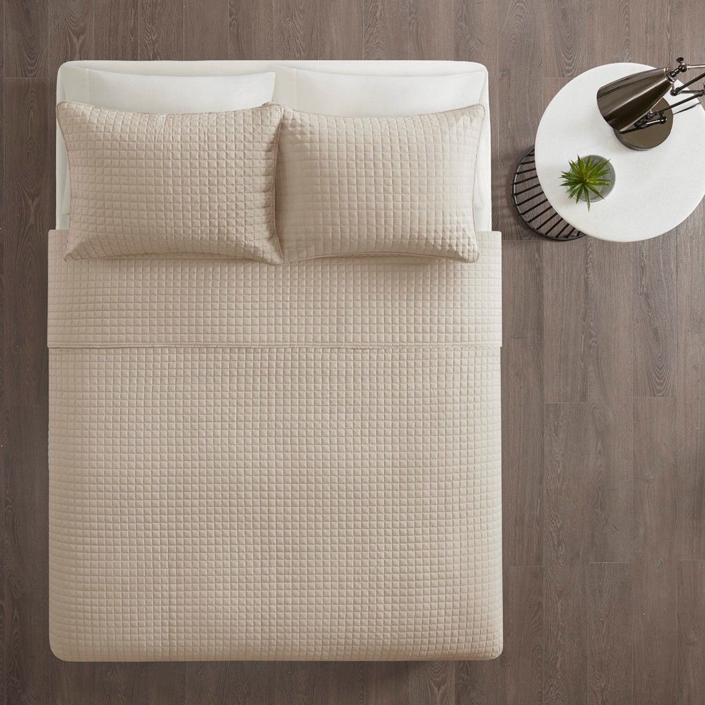 3 Piece Reversible Quilt Set