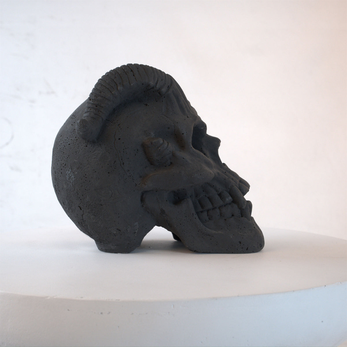 Refractory Materials Fireproof Imitated Human Fire Pit Skulls Gas Log for NG, LP Wood Fireplace, Firepit, Campfire, Halloween Decor, BBQ