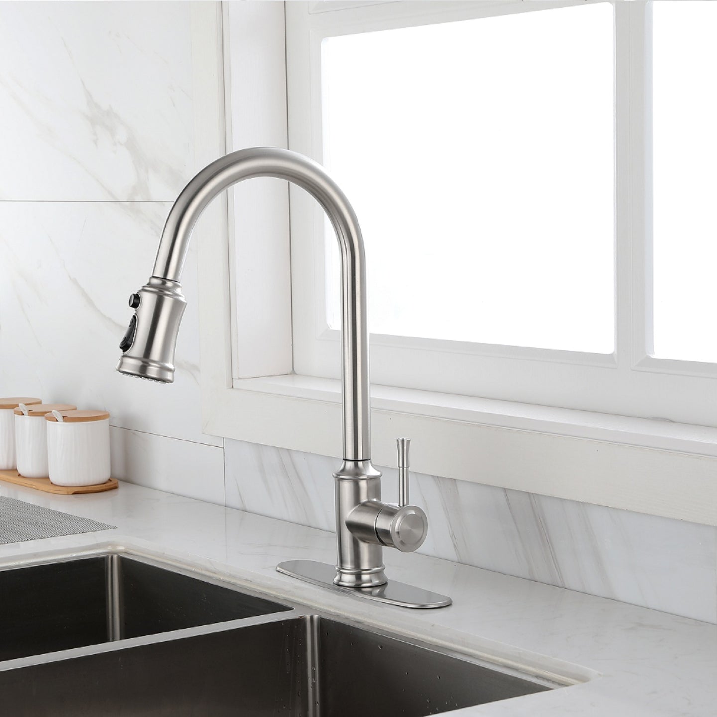 Touch Kitchen Faucet with Pull Down Sprayer,Single Handle High Arc  Pull out Kitchen Faucet,Single Level Stainless Steel Kitchen Sink Faucets with Pull down Sprayer